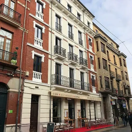 Principia Apartment