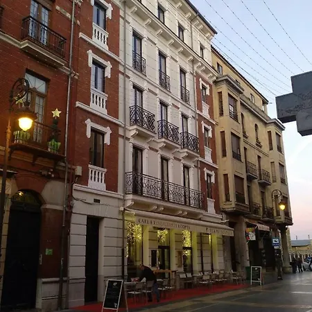 Principia Apartment *