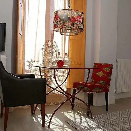 Principia Apartment *